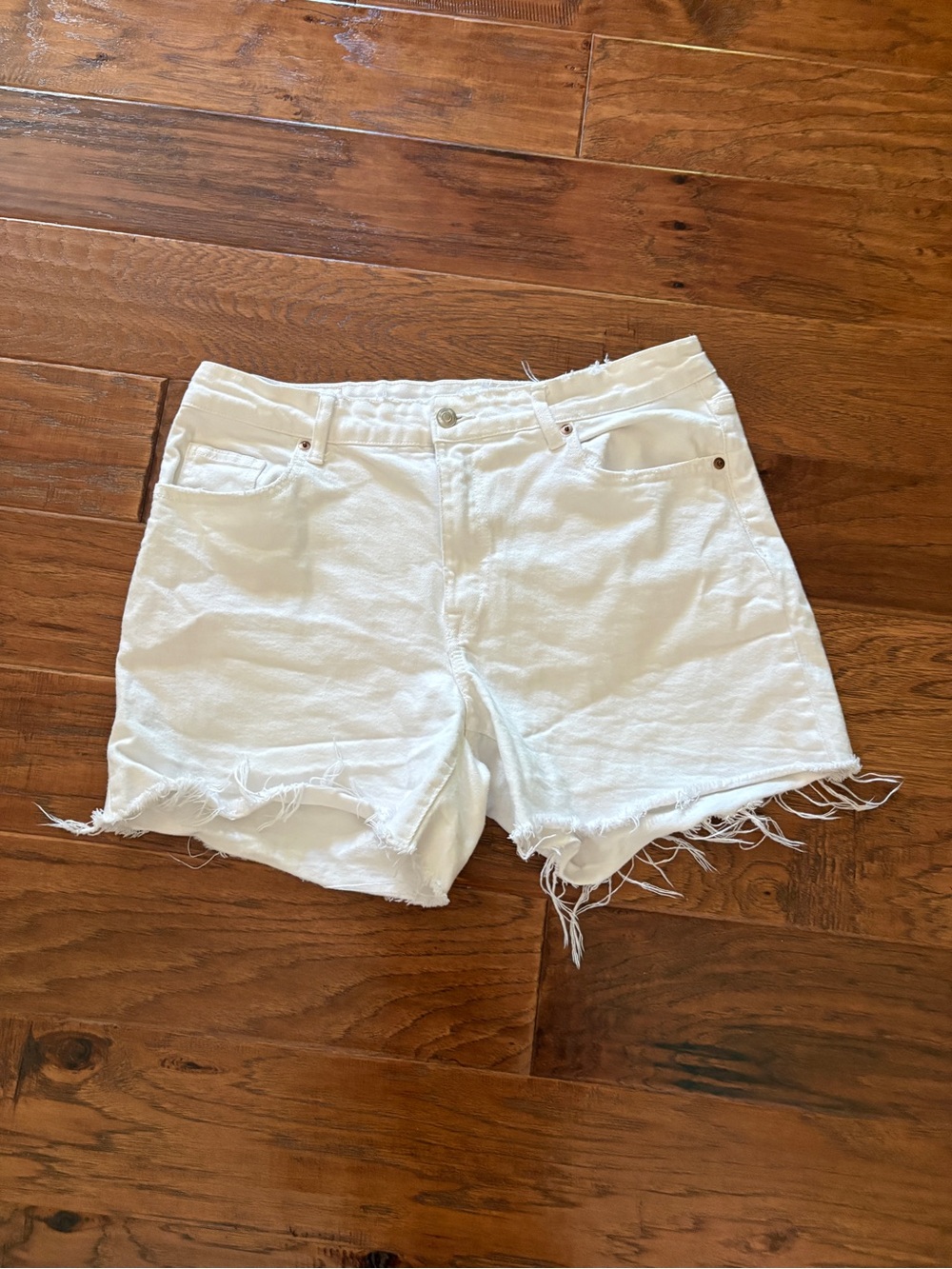 White Frayed Hem Women's Denim Shorts